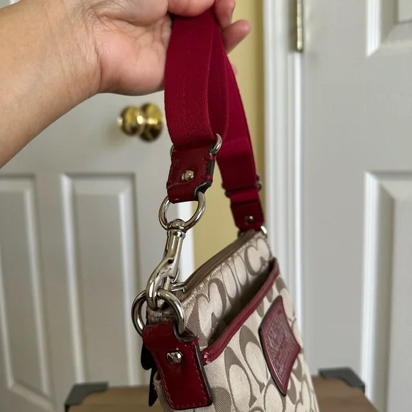 #6. Coach Daisy Sateen Signature Khaki & Red Crossbody Bag, Excellent Condition - Picture 7 of 15